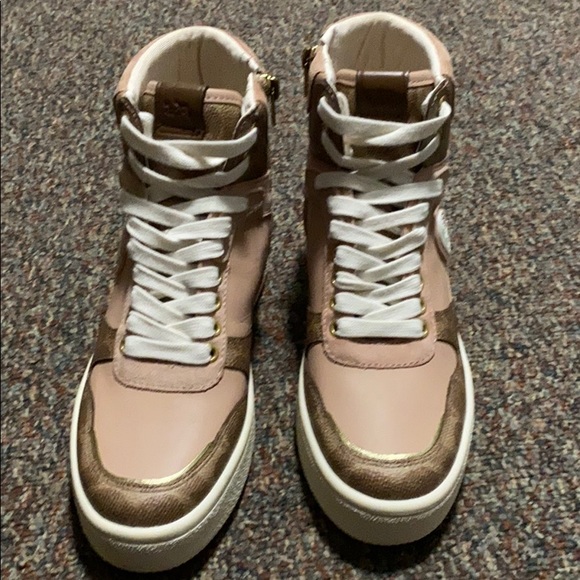 leather top tennis shoes